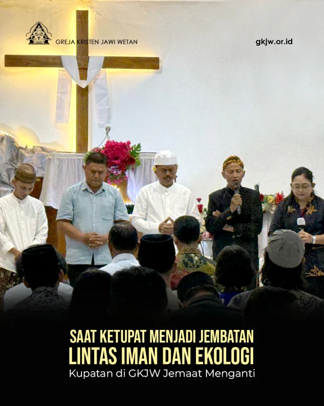 Di tengah perayaan dan penghayatan hari besar keagamaan yang saling berdekatan, sebuah pemandangan menyejukkan menyeruak dari sudut Kabupaten Gresik. Greja Kristen Jawi Wetan (GKJW) Jemaat Menganti, yang terletak di kawasan Perumahan Palem Pertiwi, berubah menjadi ruang perjumpaan hangat bagi ratusan warga lintas keyakinan dalam gelaran "Kupatan Kebangsaan", pada hari Jumat, 10 April 2026.

Acara kupatan yang diinisiasi oleh kolaborasi antara warga Jemaat Gresik, GKJW Jemaat Menganti serta komunitas GUSDURian Gresik dan ini bukan sekadar seremoni makan ketupat bersama, melainkan sebuah ajang untuk membangun perjumpaan di tengah segala perbedaan yang ada. Apalagi pada tahun 2026 ini, momentumnya memang terasa magis karena menjadi titik temu tiga hari besar sekaligus: Idulfitri, Paskah, dan Nyepi.(humas)

Berita lengkap di https://gkjw.or.id

@gusdurian_gresik